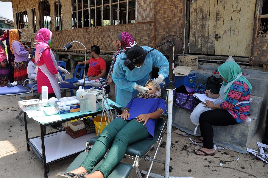 Medical and dental camp at Kg Air Bah Lawin
