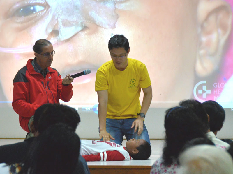 Dr Amar and Dr Albert Yong giving first aid demo